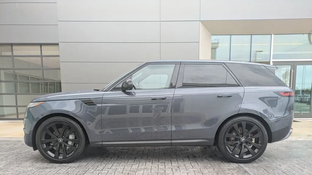 2025 Land Rover Range Rover Sport P360 SE