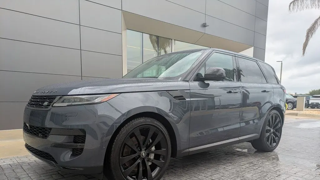 2025 Land Rover Range Rover Sport P360 SE