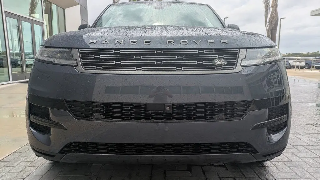 2025 Land Rover Range Rover Sport P360 SE