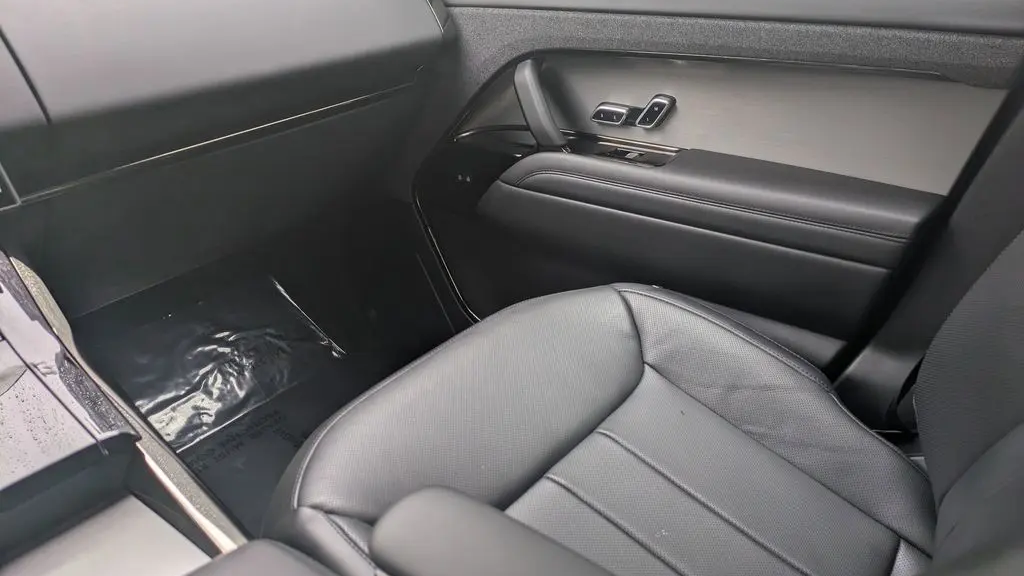 2025 Land Rover Range Rover Sport P360 SE