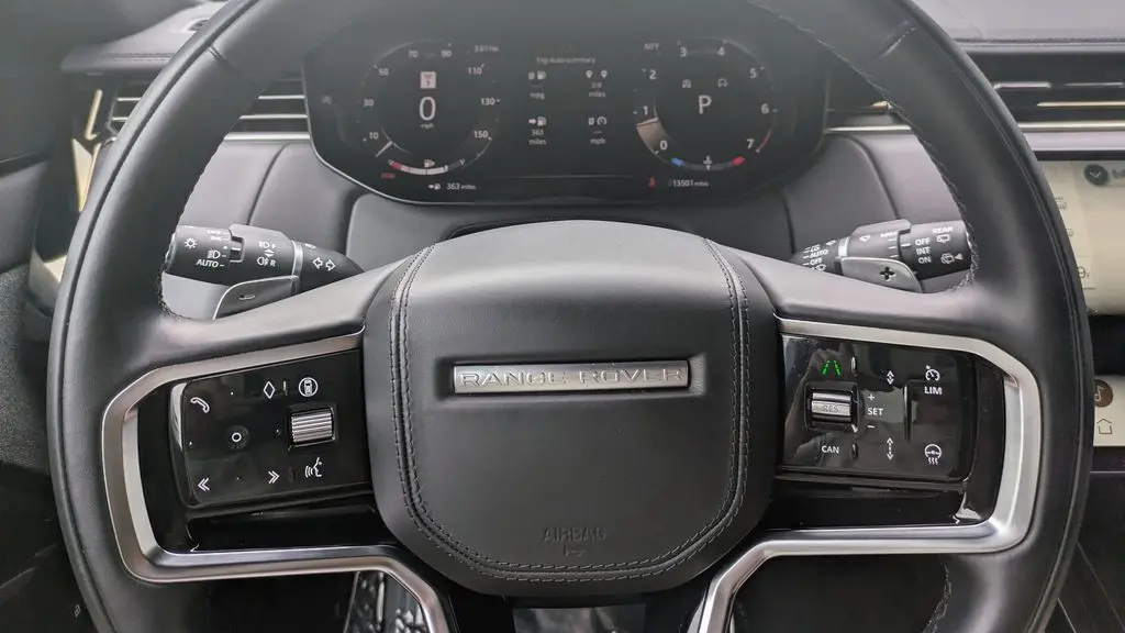 2025 Land Rover Range Rover Sport P360 SE