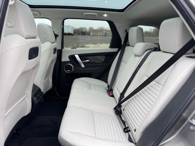 2025 Land Rover Discovery - $35,640