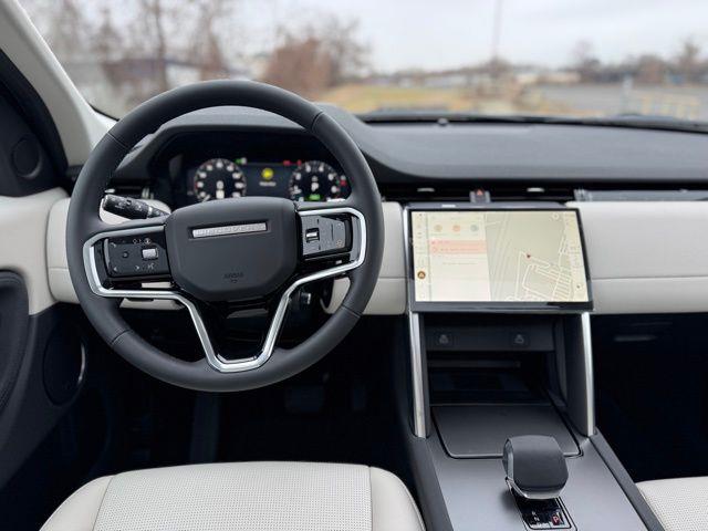 2025 Land Rover Discovery - $35,640