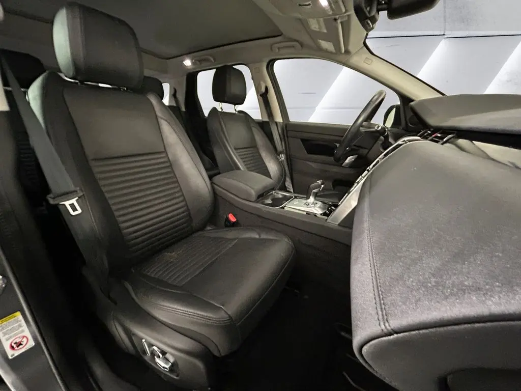 2022 Land Rover Discovery - $25,871