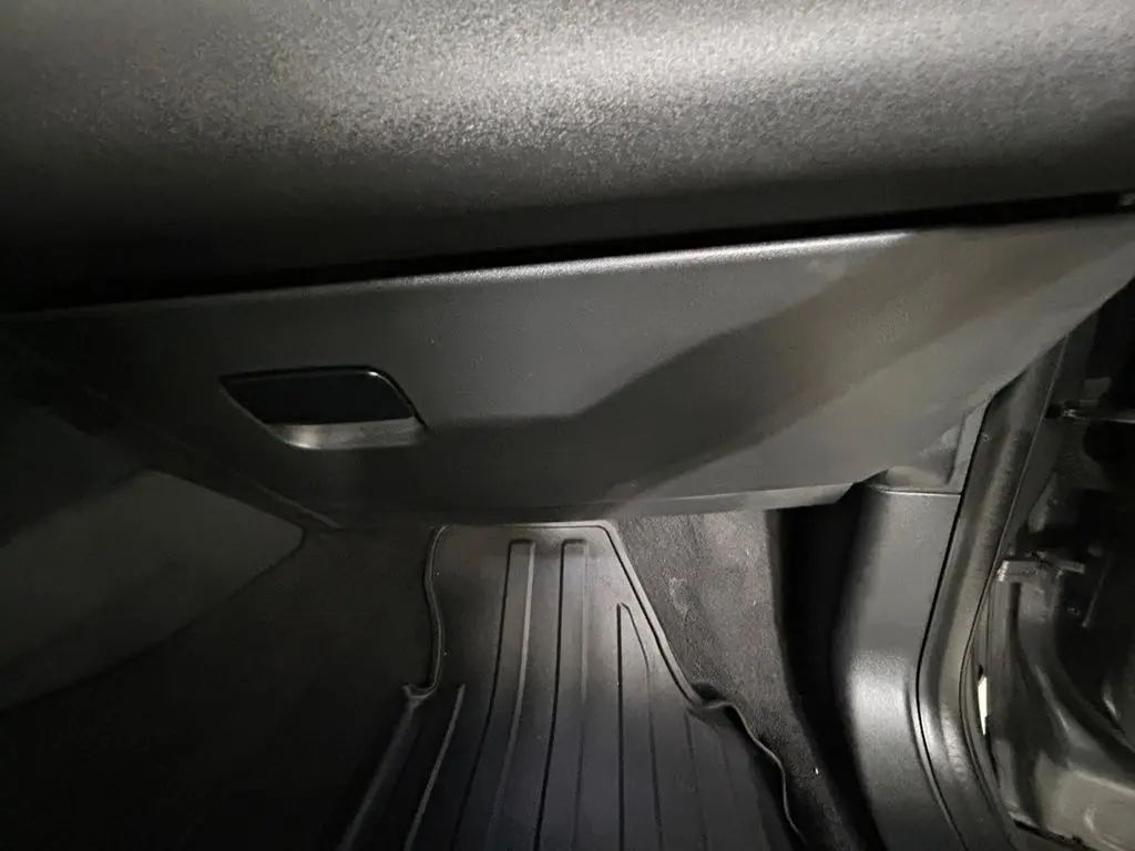 2022 Land Rover Discovery - $25,871