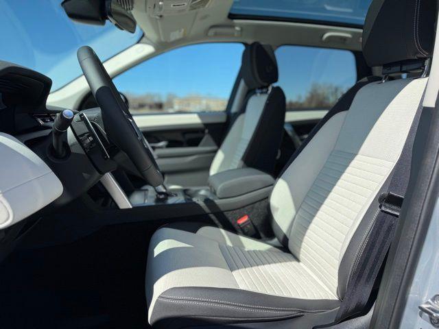 2025 Land Rover Discovery - $34,984