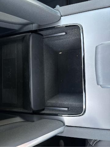 2024 Land Rover Discovery - $35,818