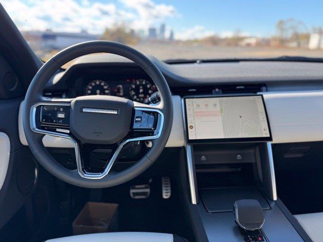 2025 Land Rover Discovery - $36,986