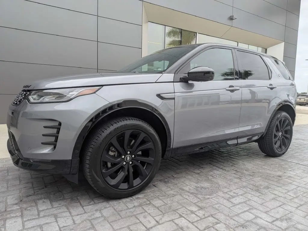 2025 Land Rover Discovery - $41,721