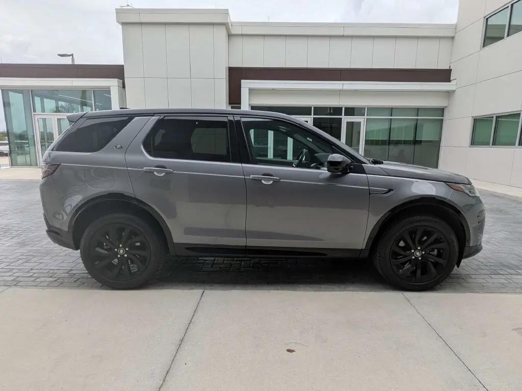 2025 Land Rover Discovery - $41,721