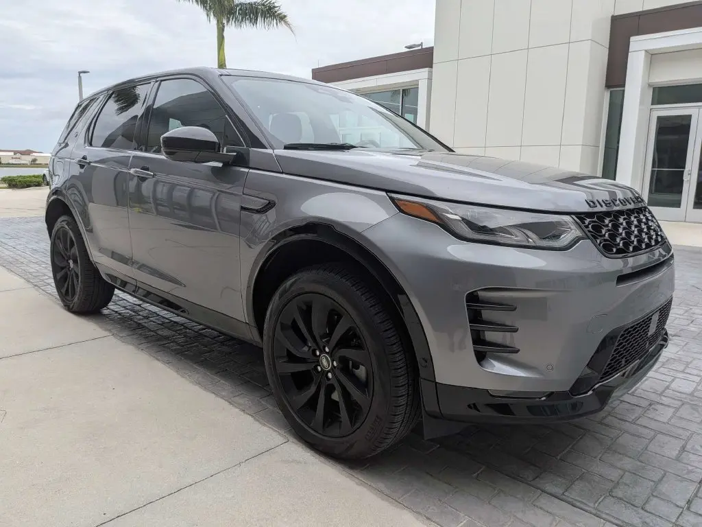 2025 Land Rover Discovery - $41,721