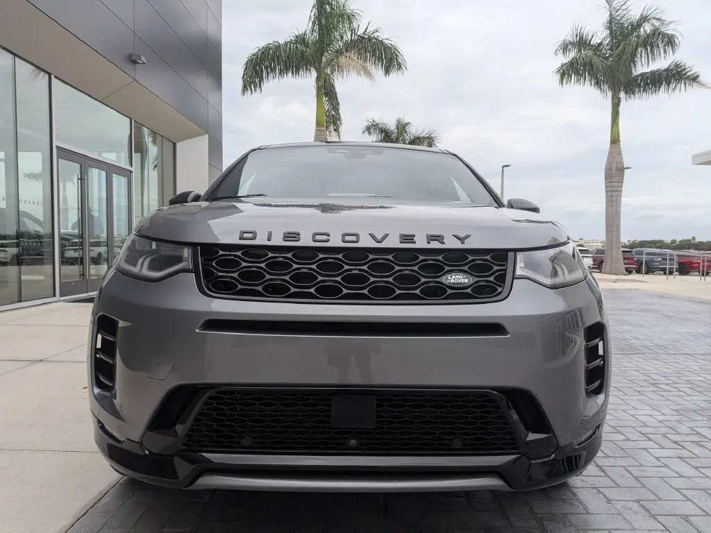 2025 Land Rover Discovery - $41,721