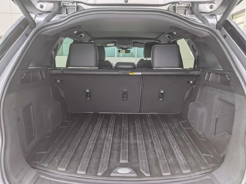 2025 Land Rover Discovery - $41,721