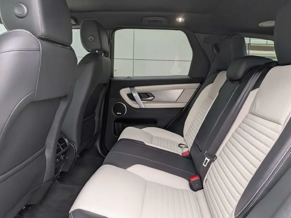 2025 Land Rover Discovery - $41,721