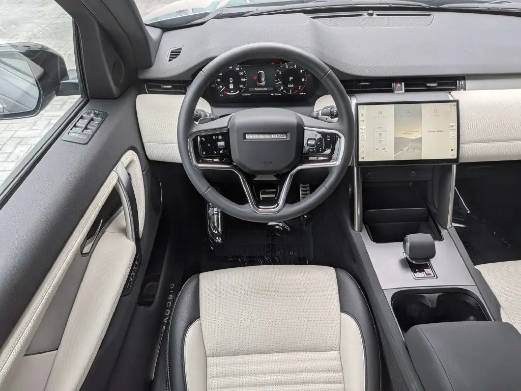 2025 Land Rover Discovery - $41,721