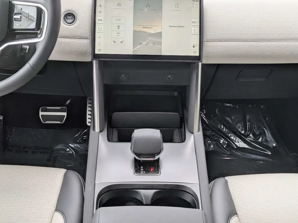 2025 Land Rover Discovery - $41,721