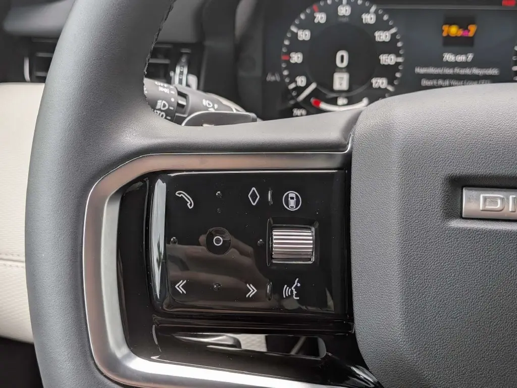 2025 Land Rover Discovery - $41,721