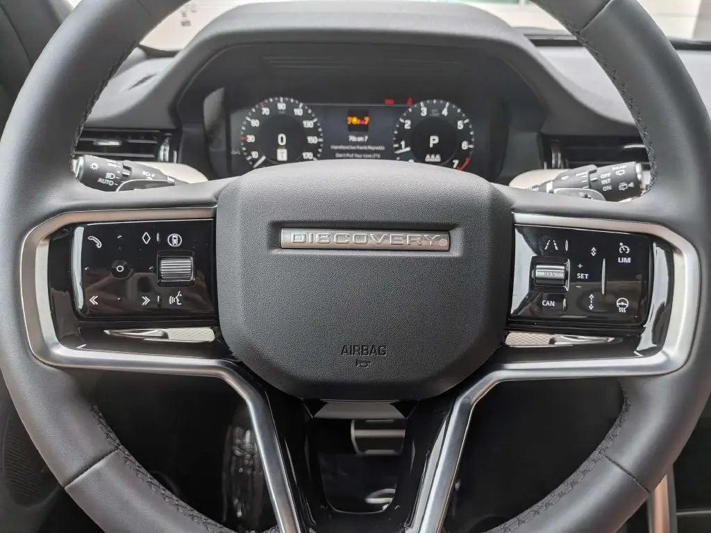 2025 Land Rover Discovery - $41,721