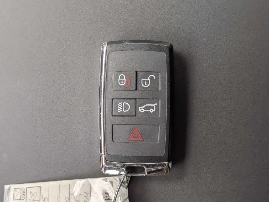 2025 Land Rover Discovery - $41,721