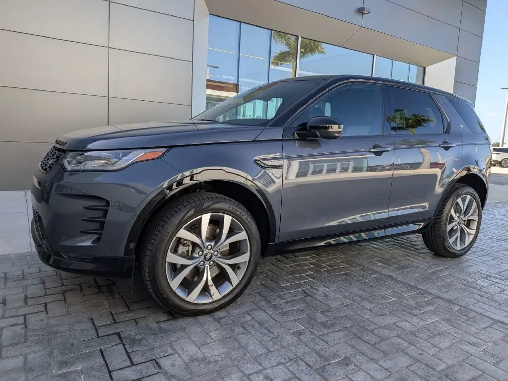 2026 Land Rover Discovery - $44,676