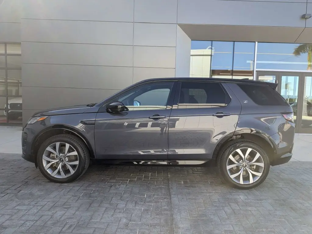 2026 Land Rover Discovery - $44,676
