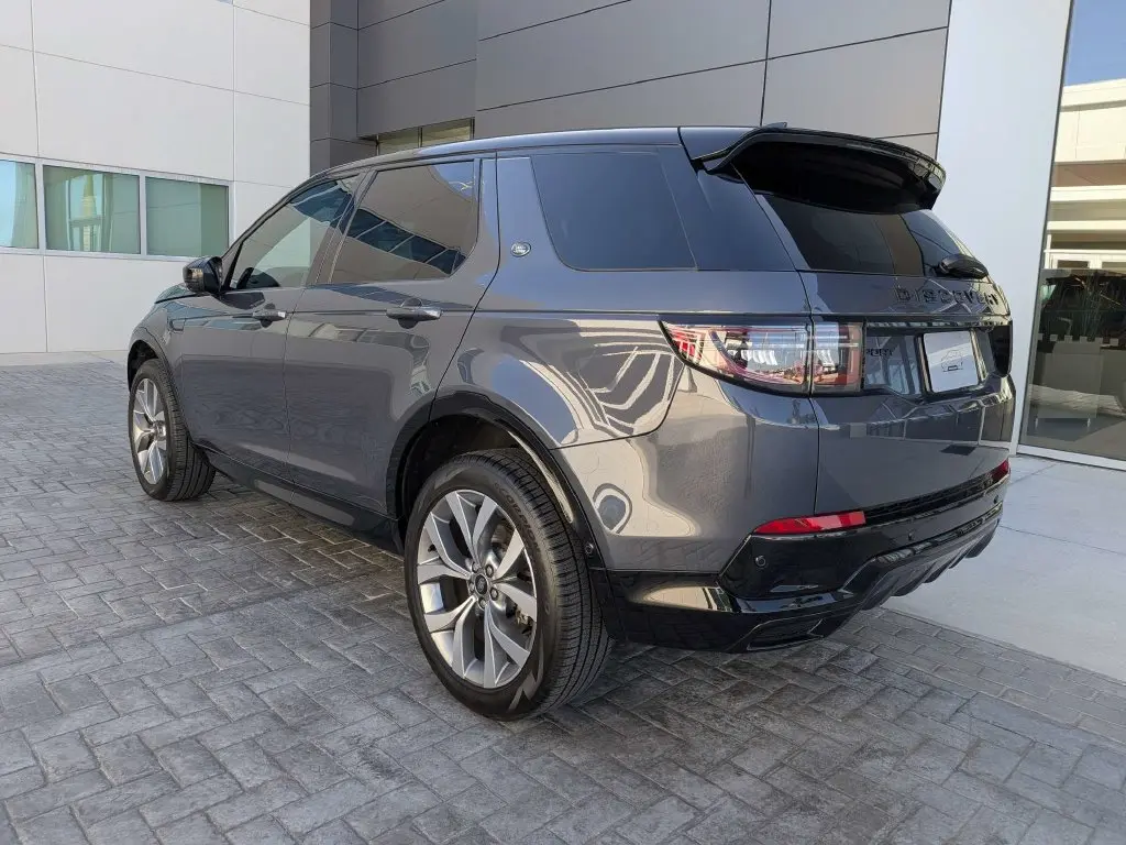 2026 Land Rover Discovery - $44,676