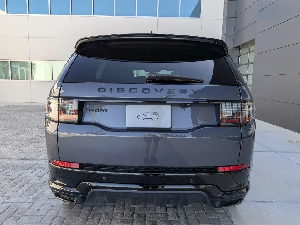 2026 Land Rover Discovery - $44,676