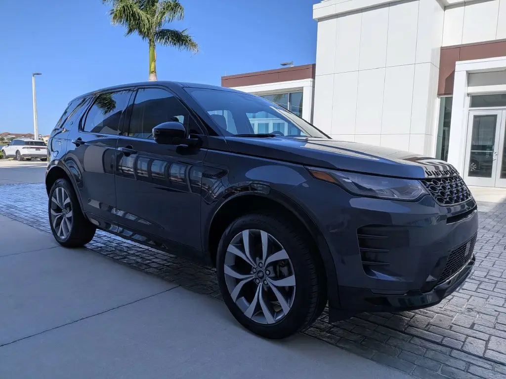 2026 Land Rover Discovery - $44,676