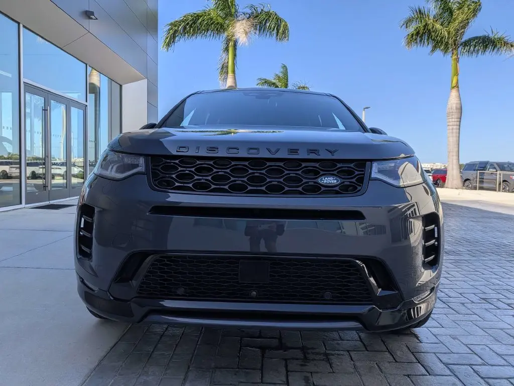 2026 Land Rover Discovery - $44,676
