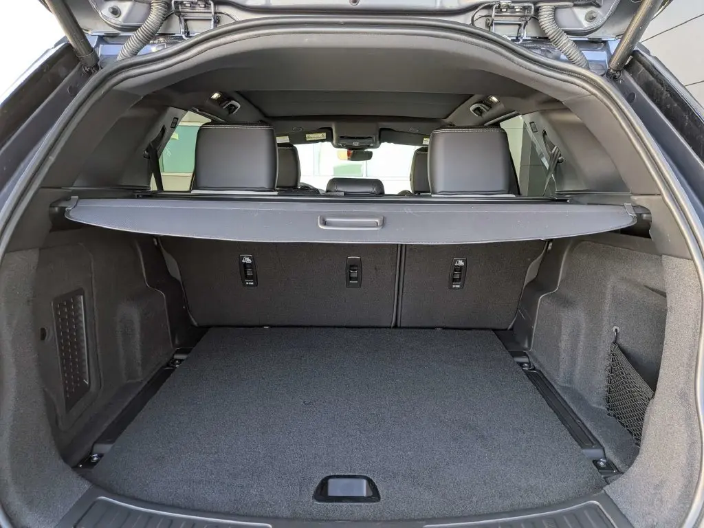 2026 Land Rover Discovery - $44,676