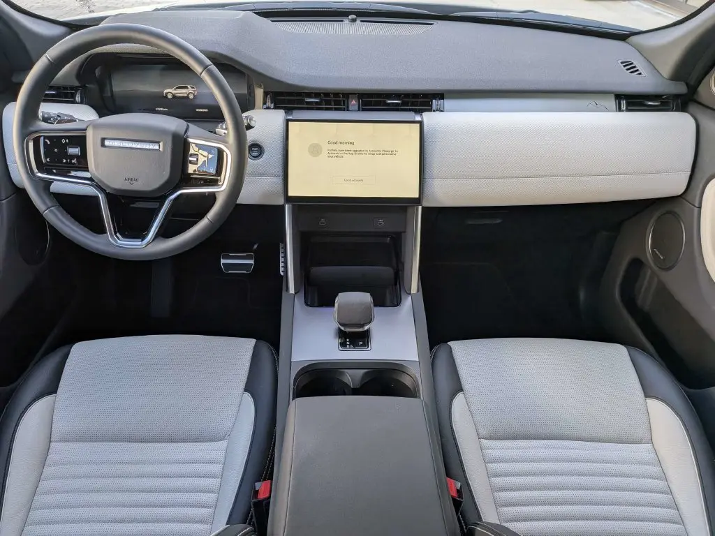 2026 Land Rover Discovery - $44,676