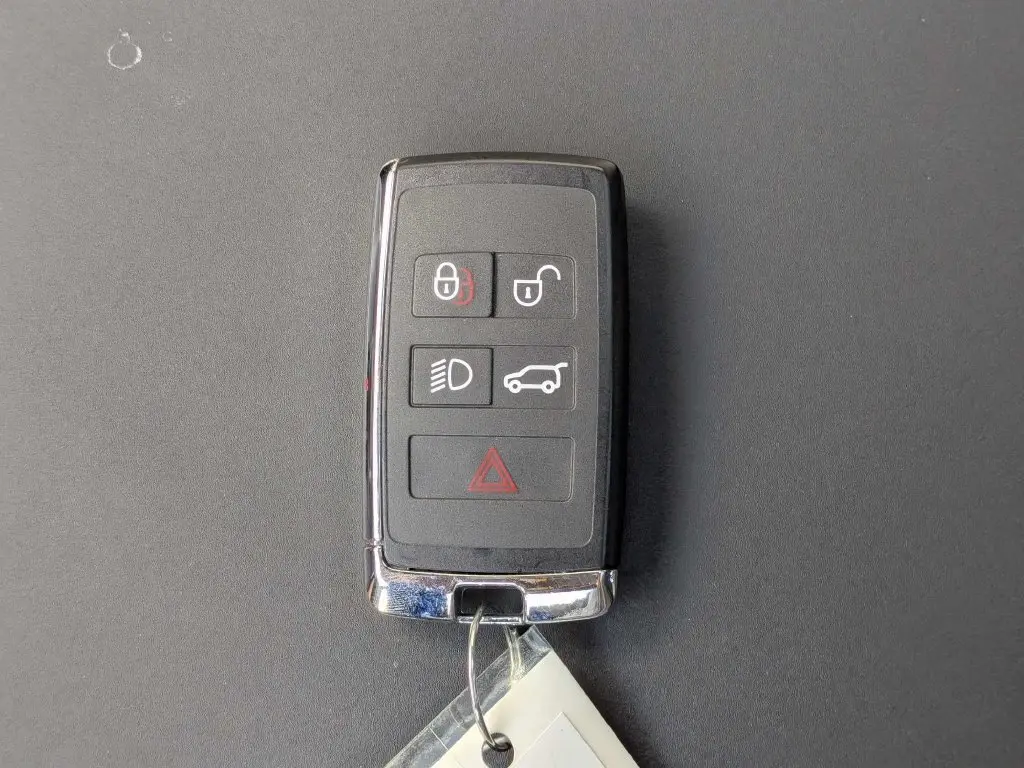 2026 Land Rover Discovery - $44,676