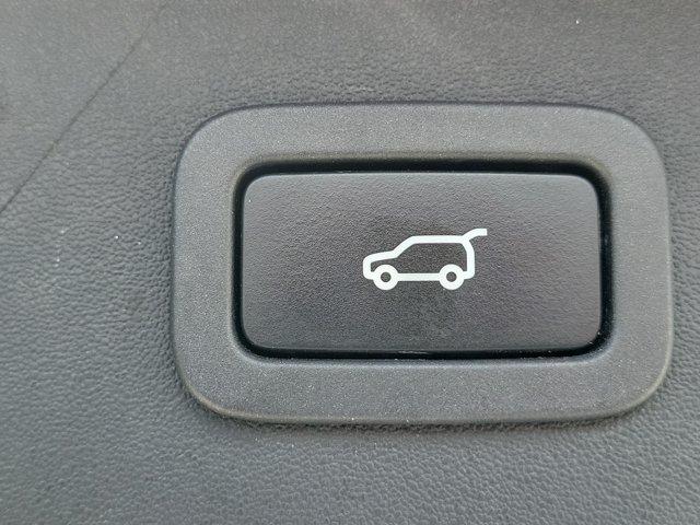 2019 Land Rover Discovery - $9,990