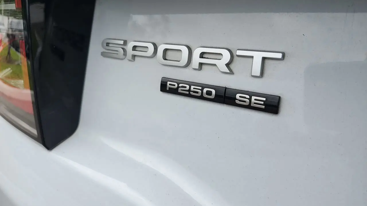 2020 Land Rover Discovery Sport P250 SE
