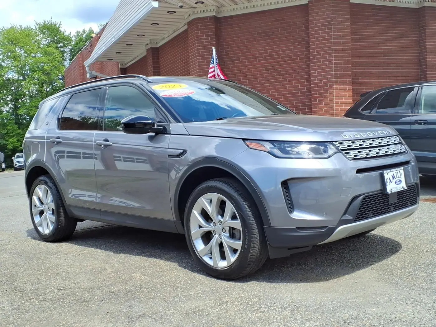 2023 Land Rover Discovery - $26,431