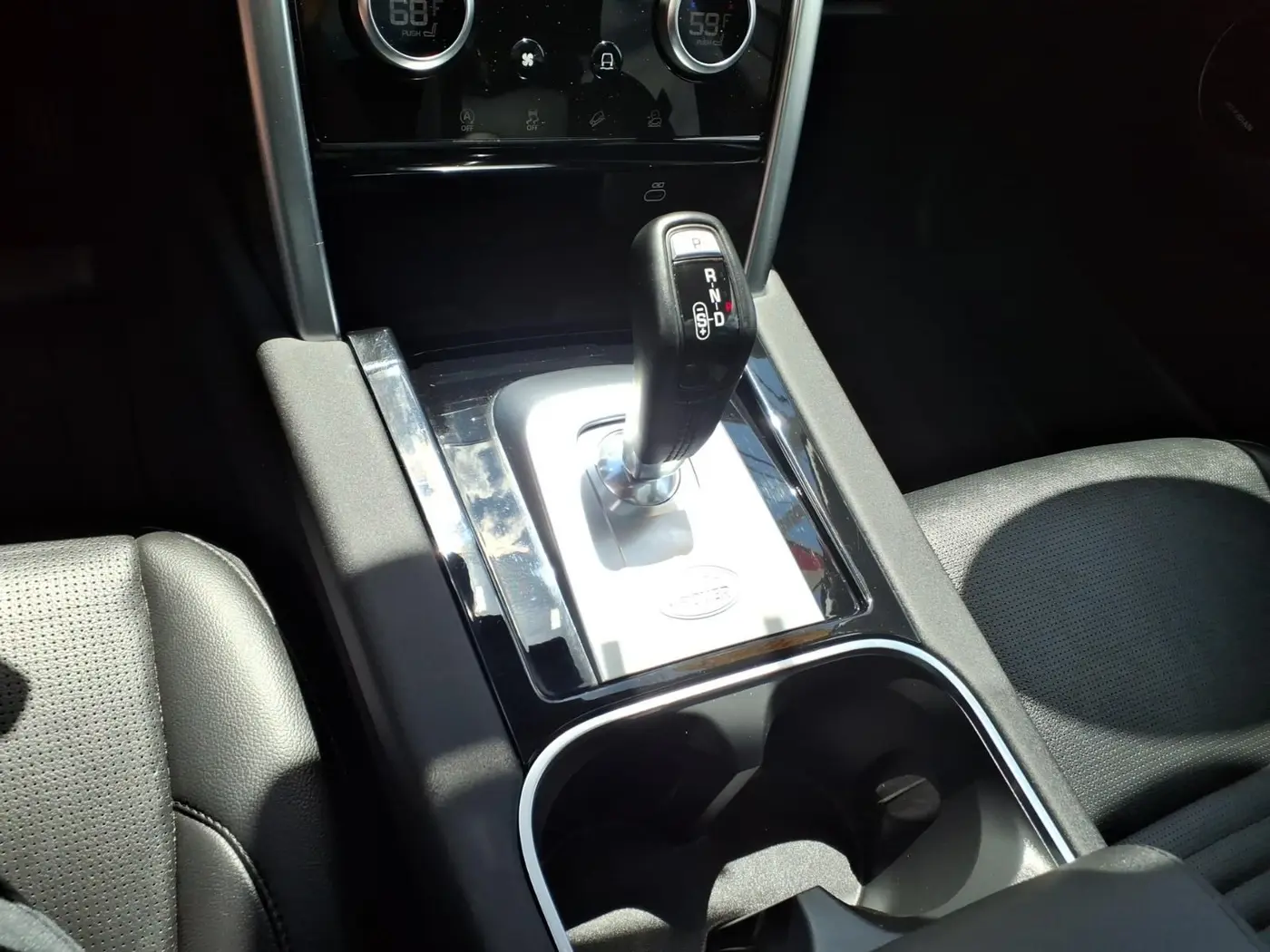2023 Land Rover Discovery - $26,431