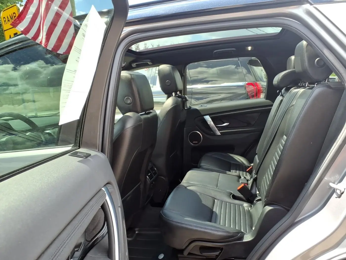 2023 Land Rover Discovery - $26,431