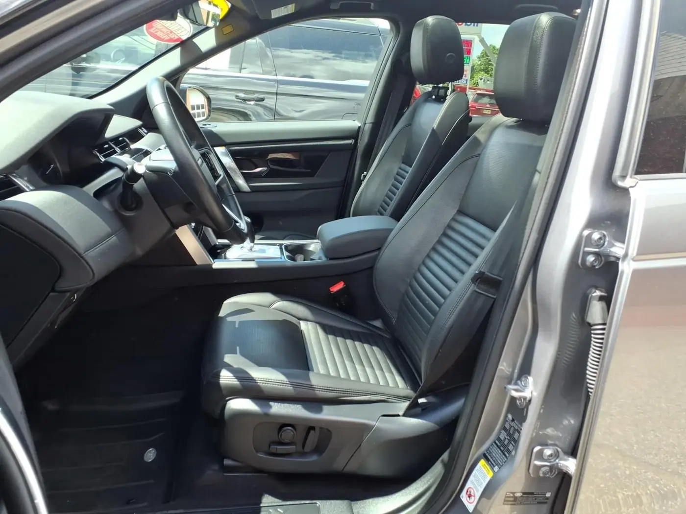2023 Land Rover Discovery - $26,431