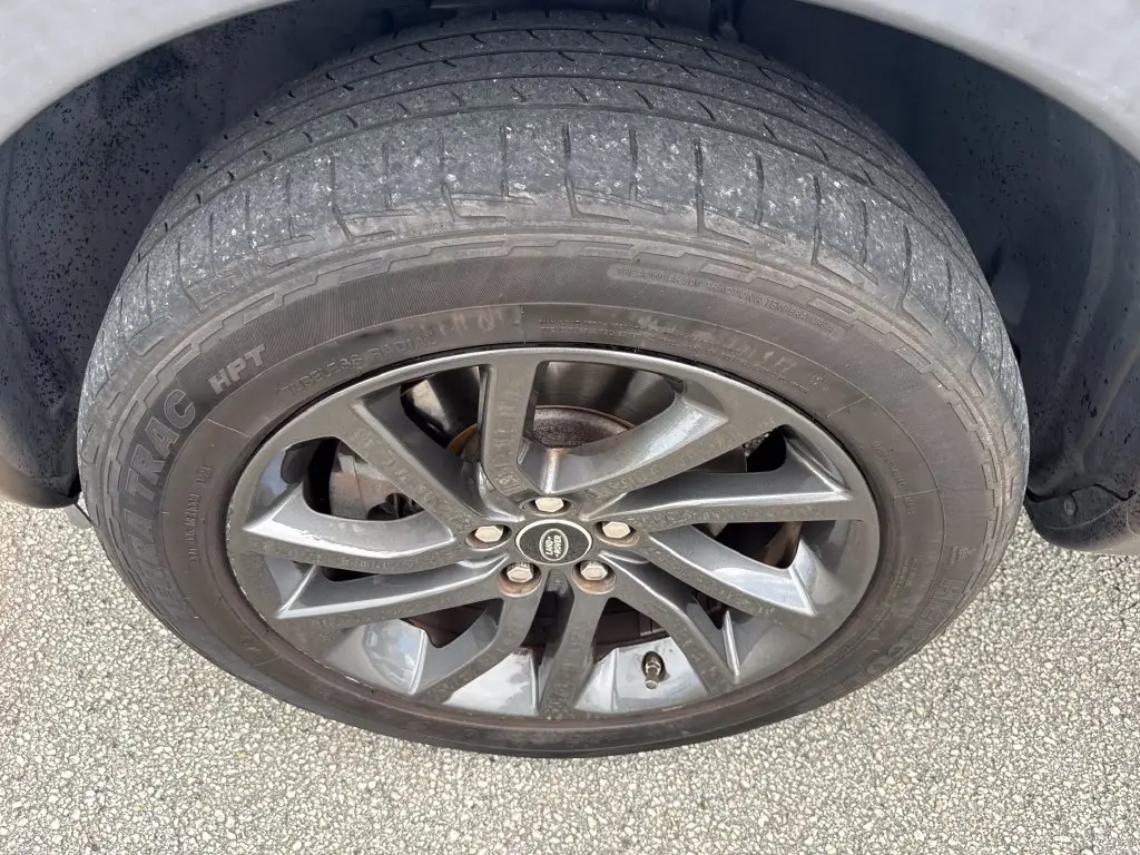 2018 Land Rover Discovery - $12,900