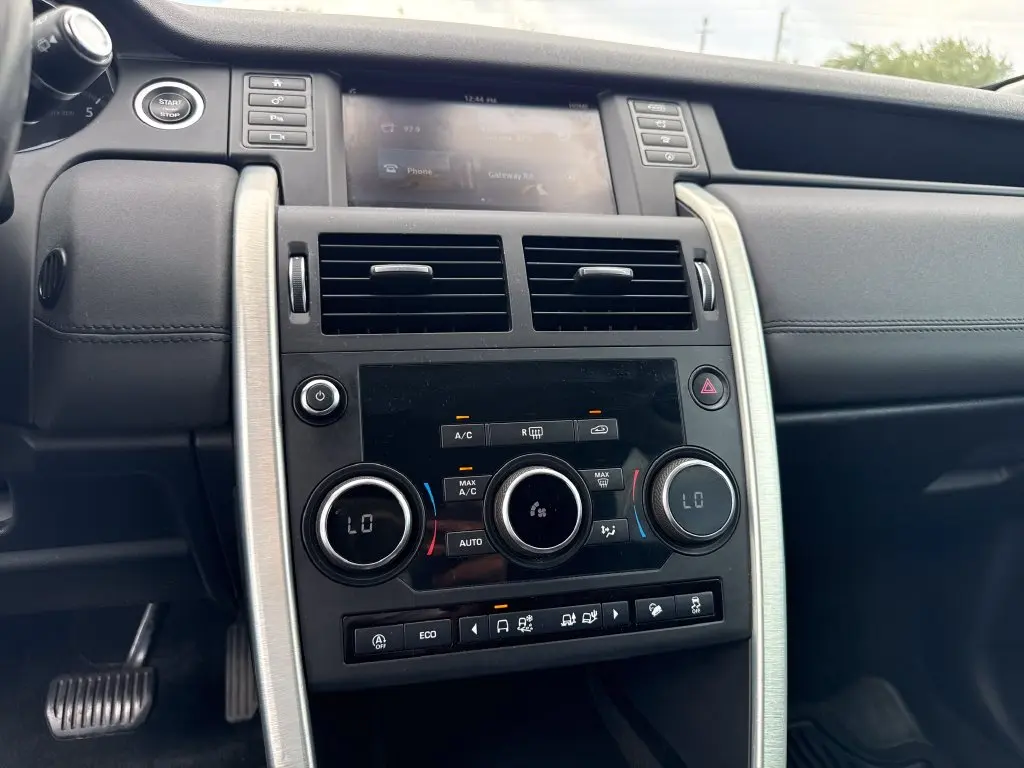 2018 Land Rover Discovery - $12,900