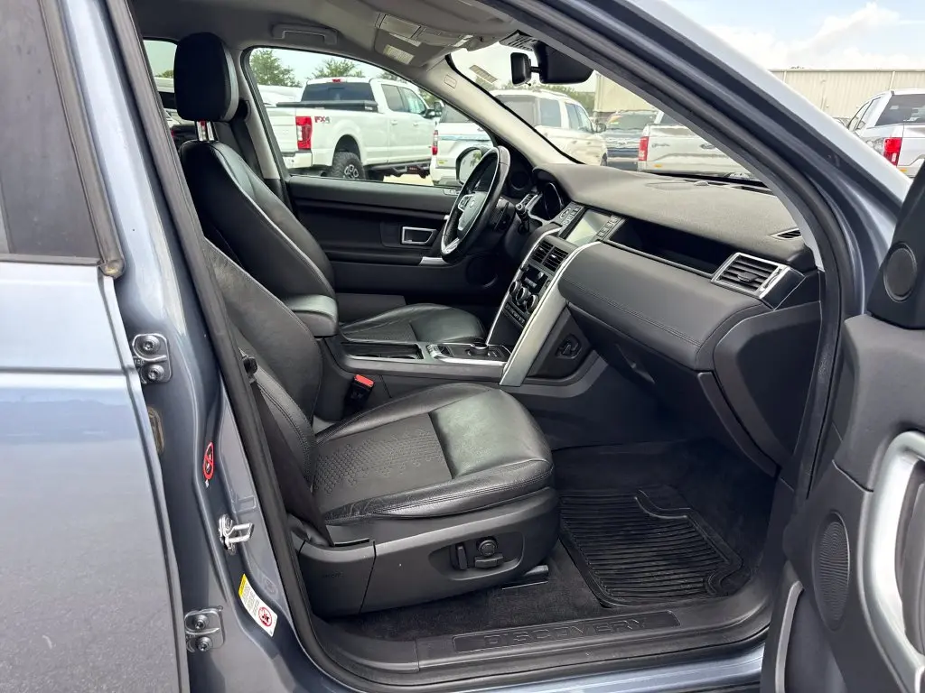 2018 Land Rover Discovery - $12,900
