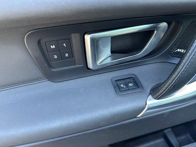 2019 Land Rover Discovery - $15,975