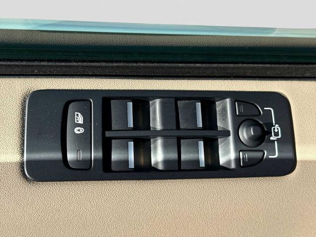 2018 Land Rover Discovery - $13,275