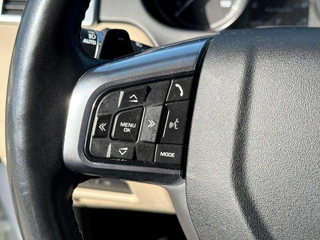 2018 Land Rover Discovery - $13,275
