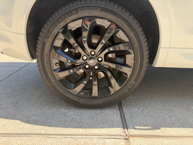 2023 Land Rover Discovery - $22,980