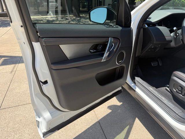 2023 Land Rover Discovery - $22,980