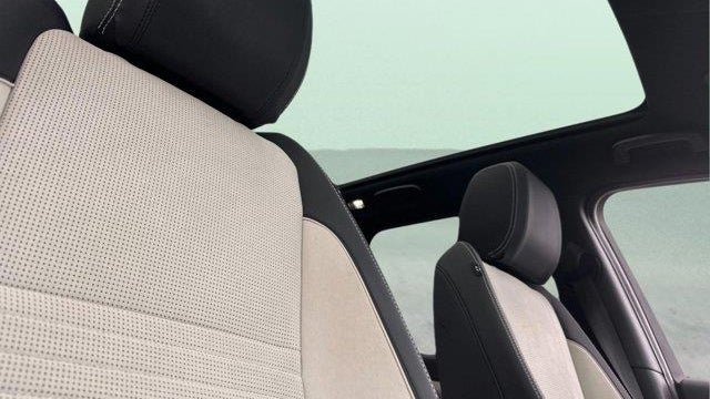 2022 Land Rover Discovery Sport P250 S R-Dynamic