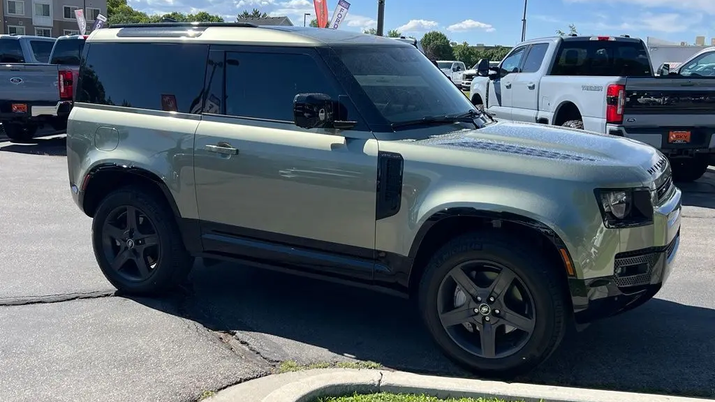 2023 Land Rover Defender 90 X-Dynamic SE