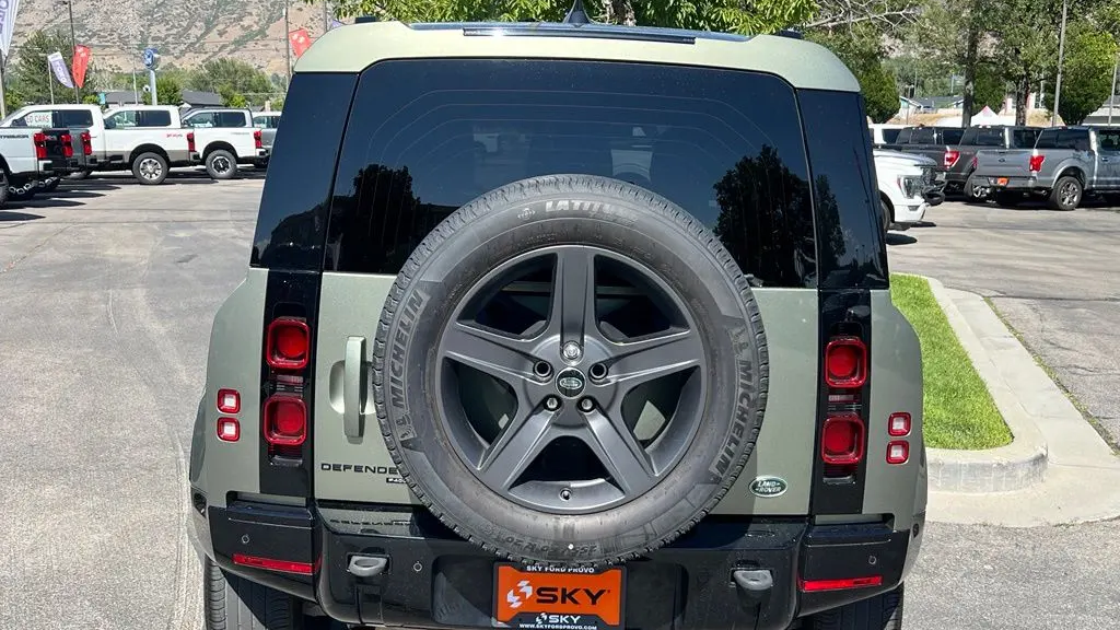 2023 Land Rover Defender 90 X-Dynamic SE