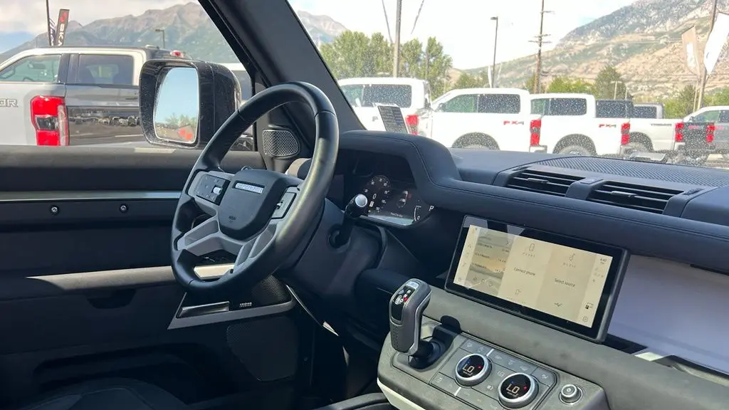 2023 Land Rover Defender 90 X-Dynamic SE